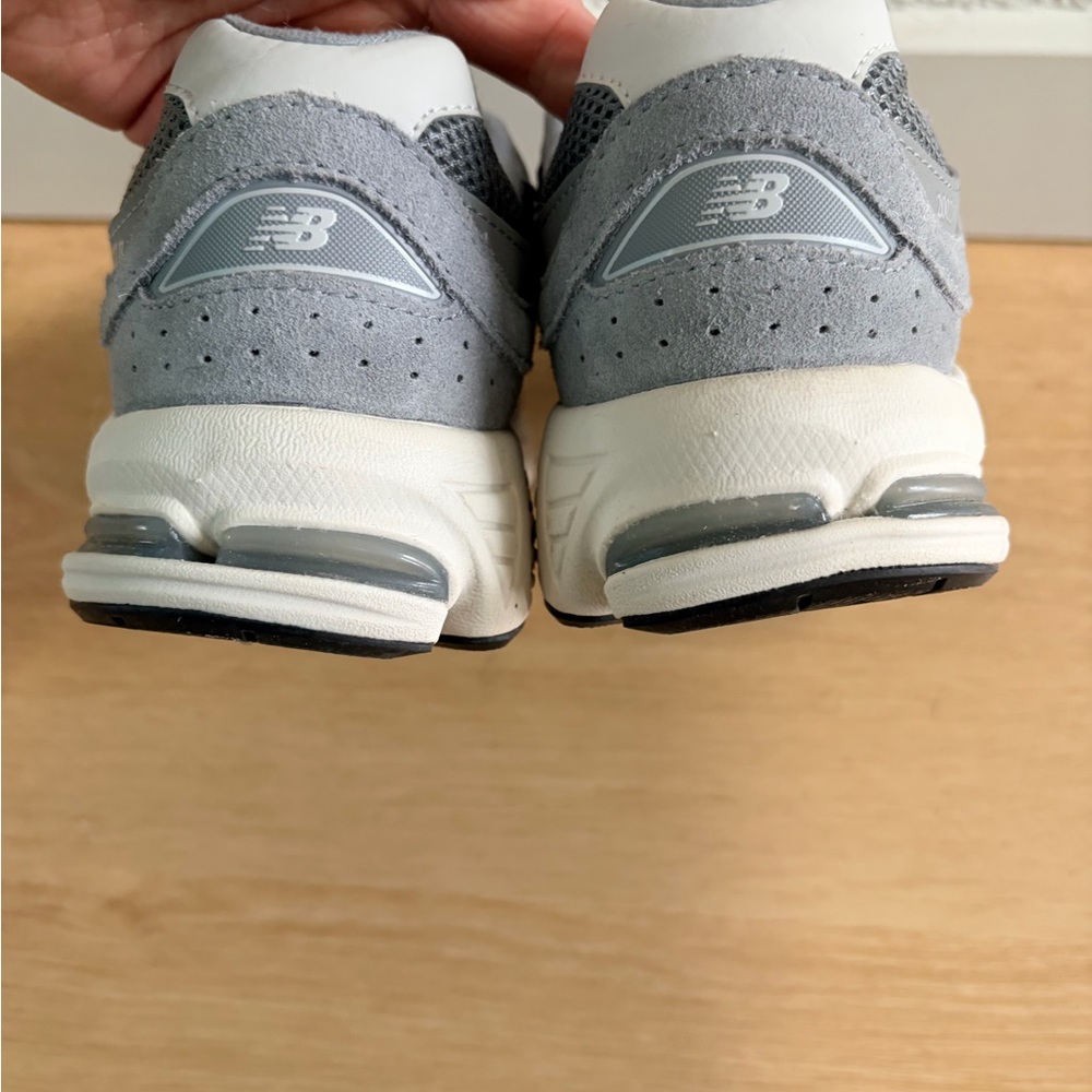New Balance 2002R Grey Mesh Suede Sneakers 6.5W/4.5Kids Worn Once - Picture 7 of 9